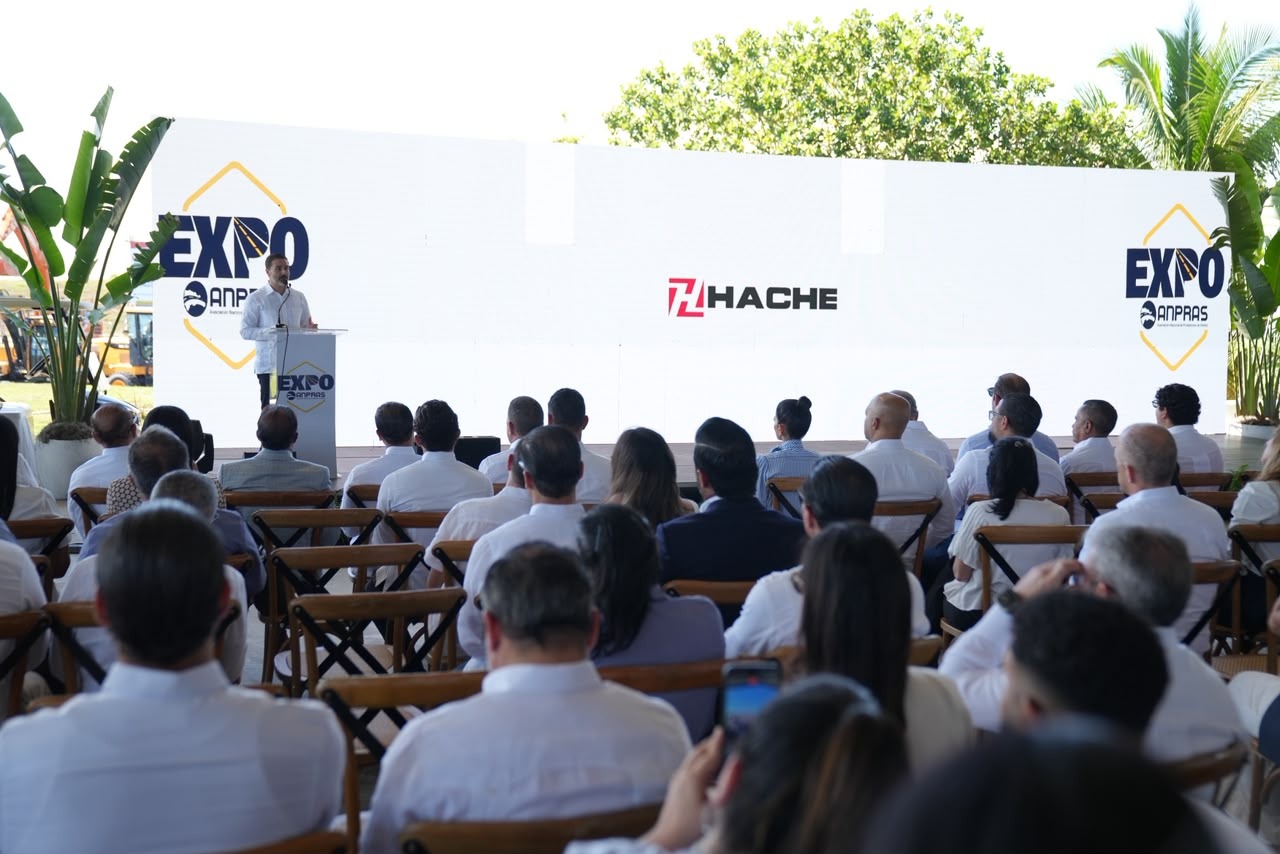 Público escucha una intervención durante Expo ANPRAS 2026.