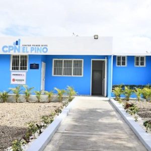 Fachada del Centro de Primer Nivel El Pino, en La Vega
