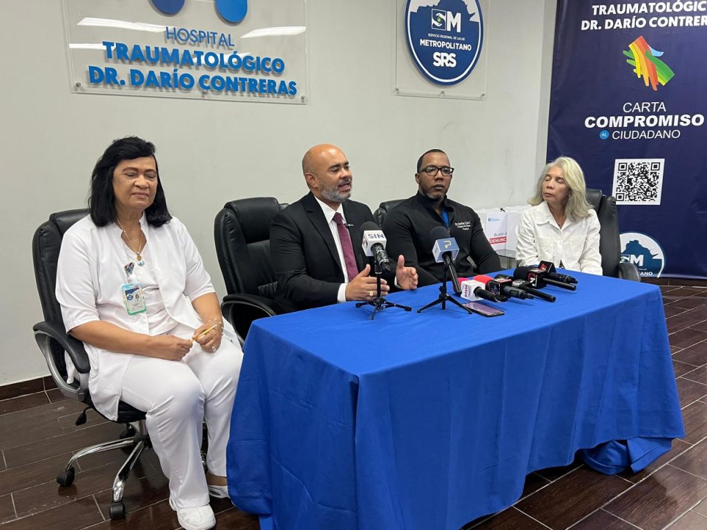 Presentación de informaciones ante medios de comunicación en el Hospital Traumatológico Dr. Darío Contreras