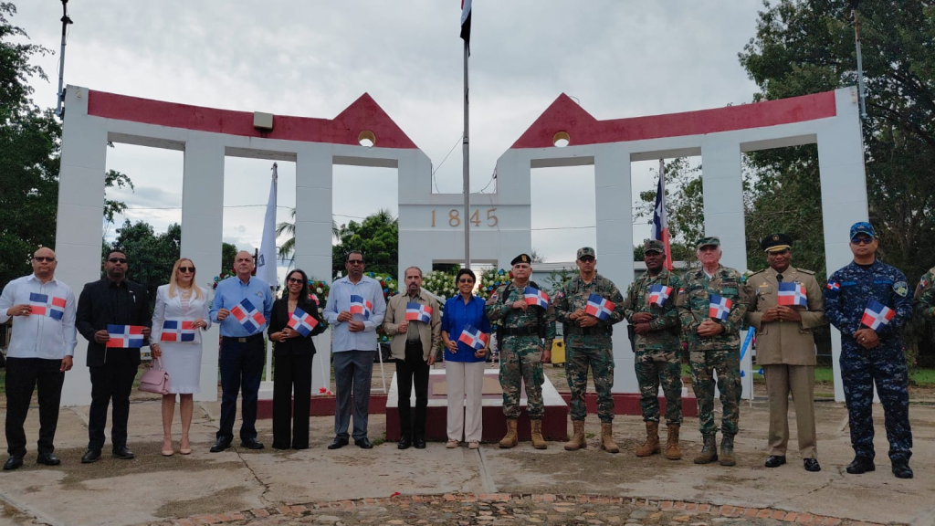 Participantes en la conmemoración del 181 aniversario de la Batalla de Beller