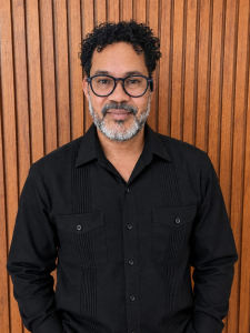 Eddys Viola, empresario, productor y líder comunitario dominicano