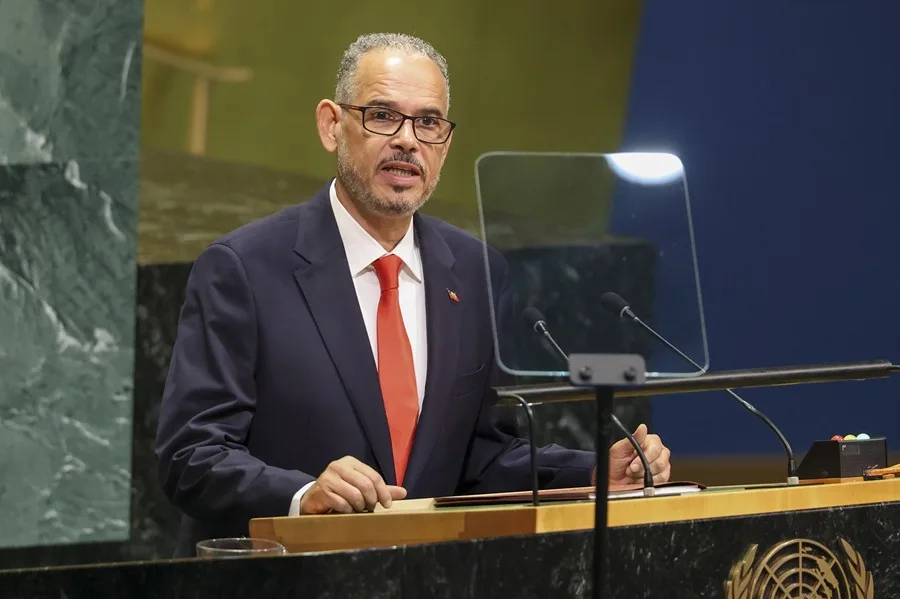 Imagen suministrada para la noticia sobre las elecciones de Haití: un orador ante un podio de las Naciones Unidas