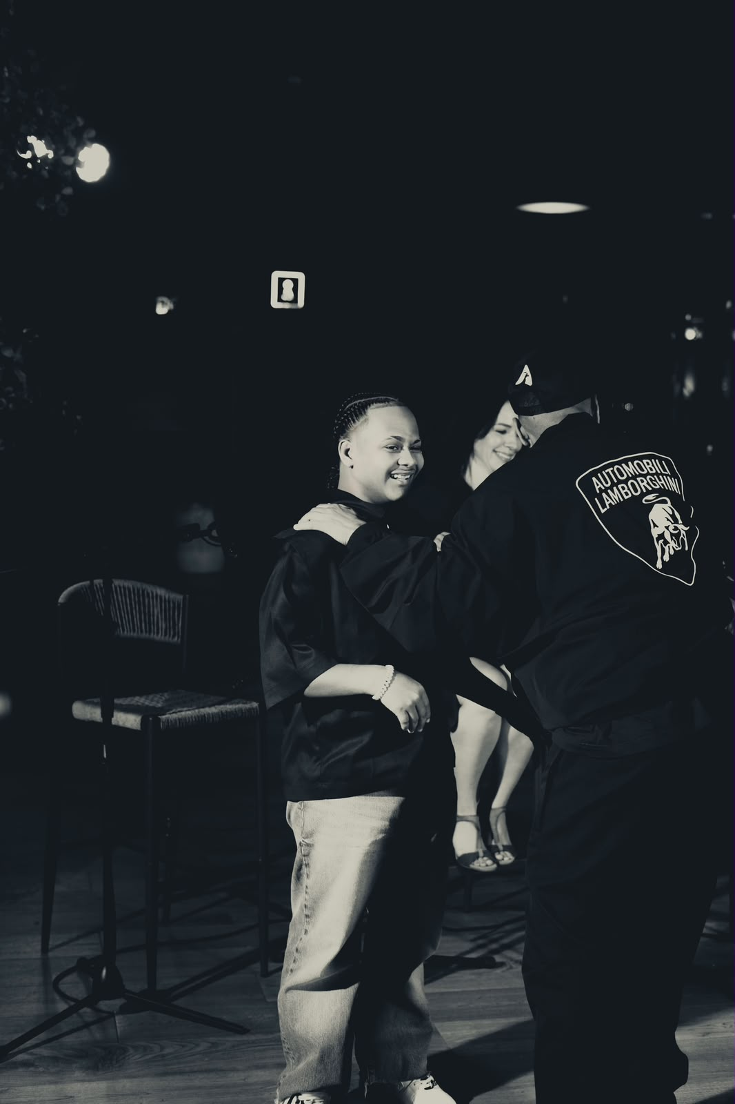 Encuentro fotografiado en blanco y negro