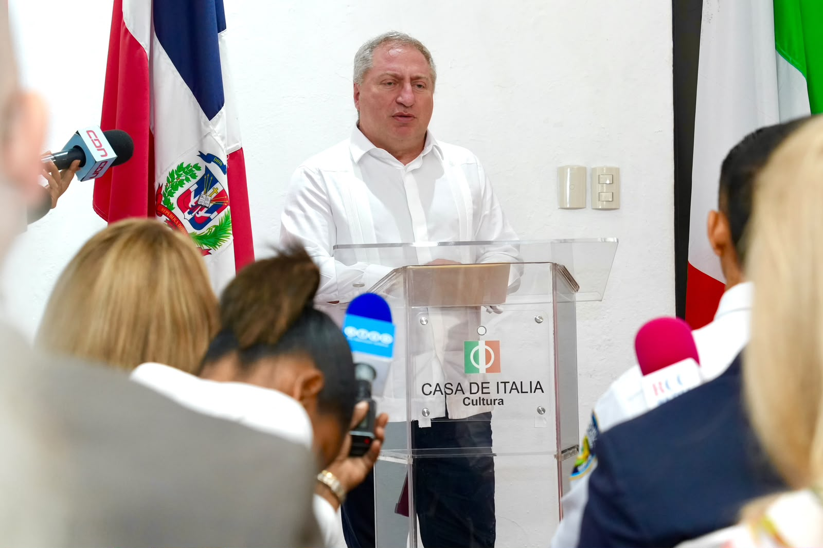 Acto de entrega de becas de italiano para agentes de POLITUR