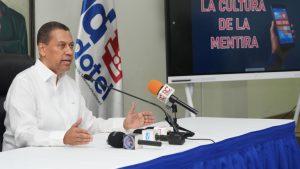 Rueda de prensa del Indotel sobre televisión digital, fotografía de archivo