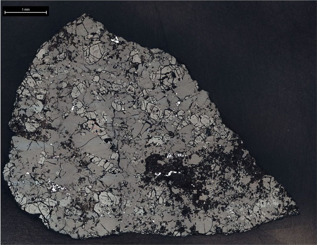 Corte de una muestra del meteorito marciano Teghaza 001 estudiada para determinar su antigüedad