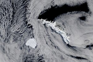 Vista satelital del iceberg A-81 cerca de la isla Georgia del Sur el 20 de octubre de 2026