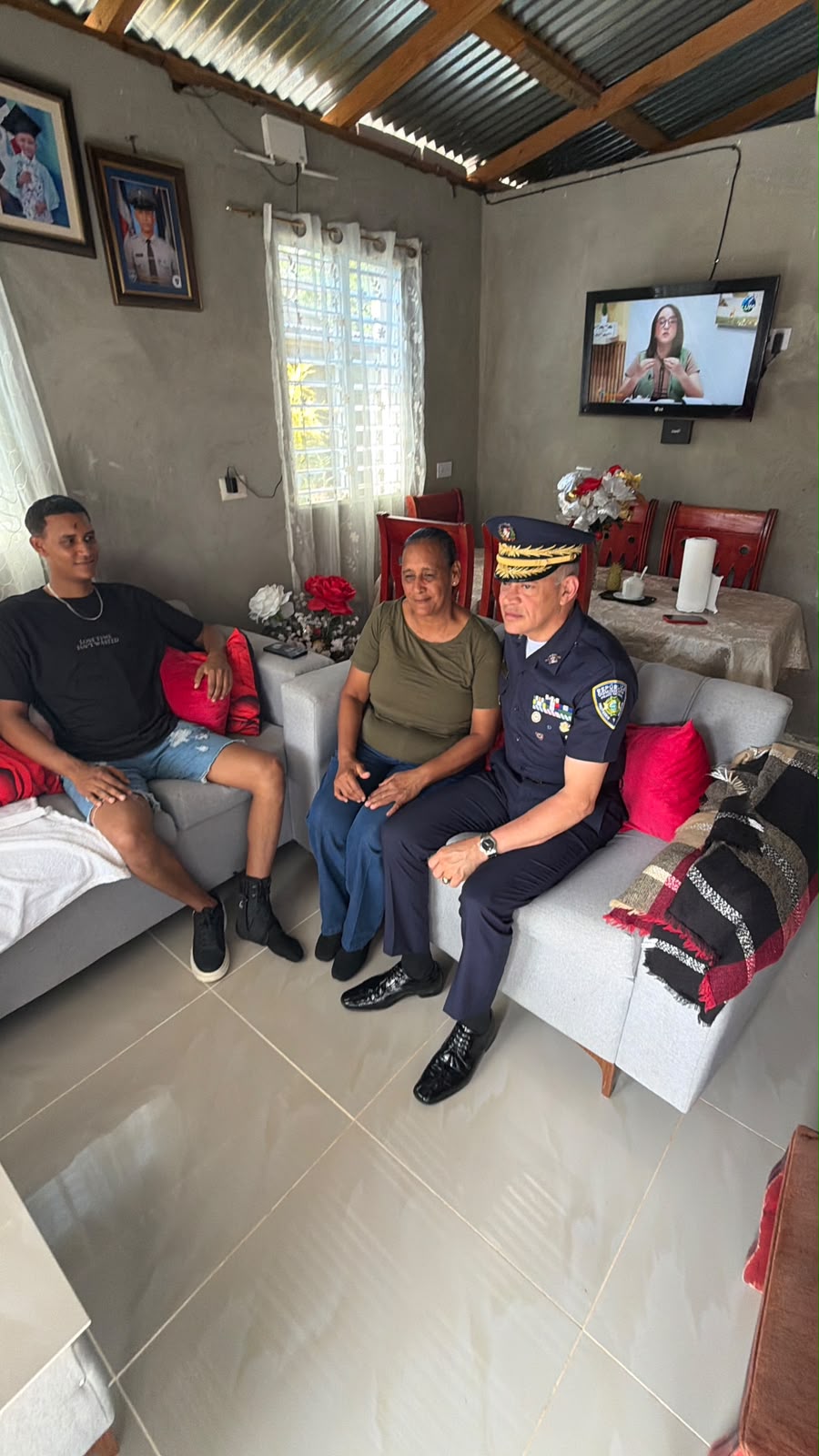 Visita del director general de la Policía Nacional a agentes lesionados y sus familiares