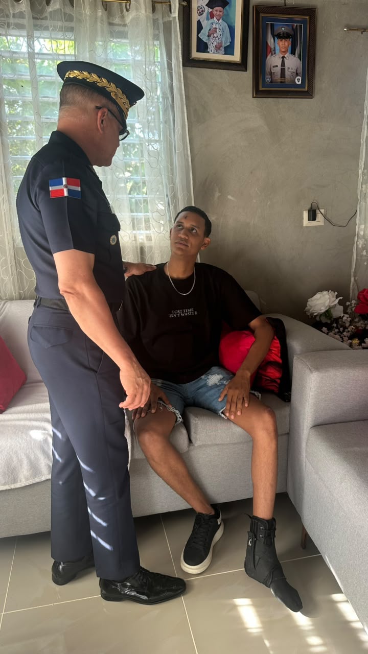 Visita del director general de la Policía Nacional a agentes lesionados y sus familiares